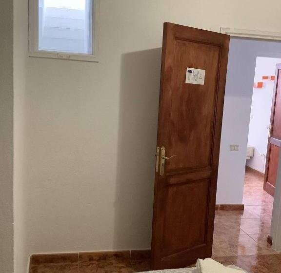 Пансион Banana Surf House