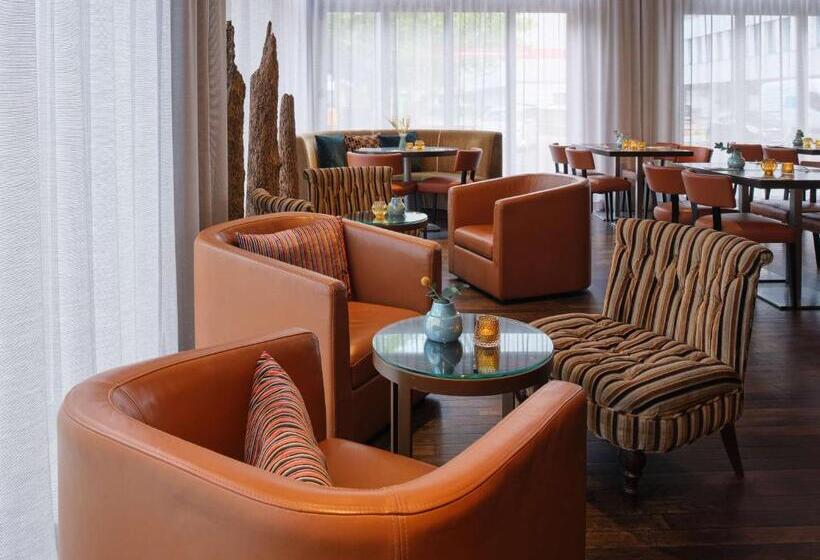 Adina Apartment Hotel Berlin Checkpoint Charlie