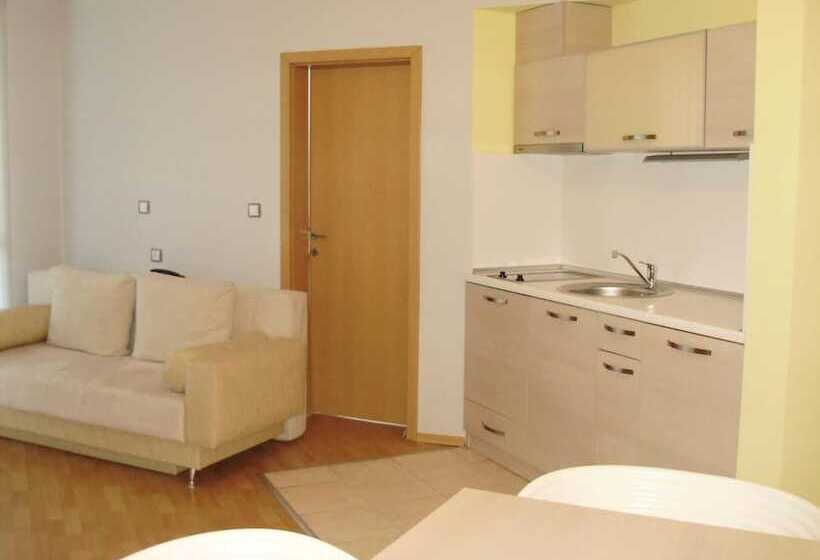 Aparthotel Marina Holiday Club All Inclusive & Free Parking