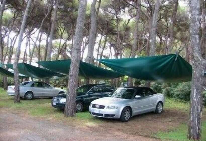 Grand Hotel Villa Parisi