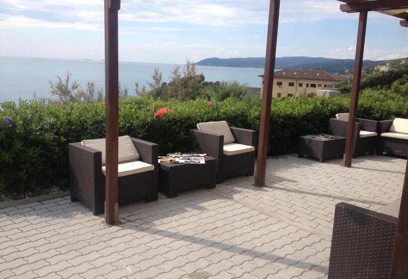 Grand Hotel Villa Parisi