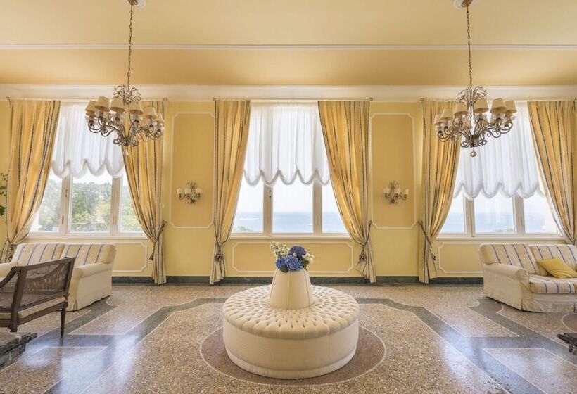 Grand Hotel Villa Parisi