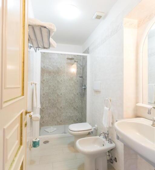 Grand Hotel Villa Parisi