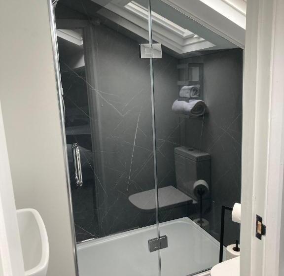 هتل Abbey Court Guest House