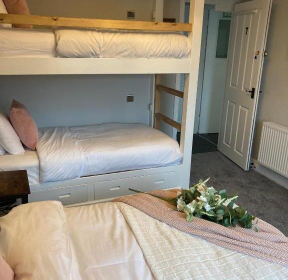 هتل Abbey Court Guest House