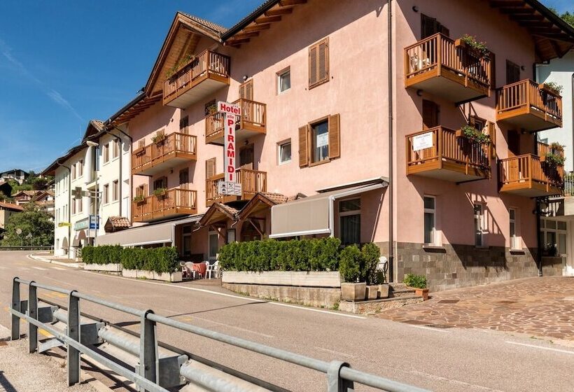 בית מלון כפרי Alle Piramidi