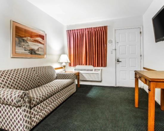 هتل American Inn & Suites Mesa