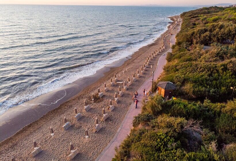 ホテル Riva Degli Etruschi