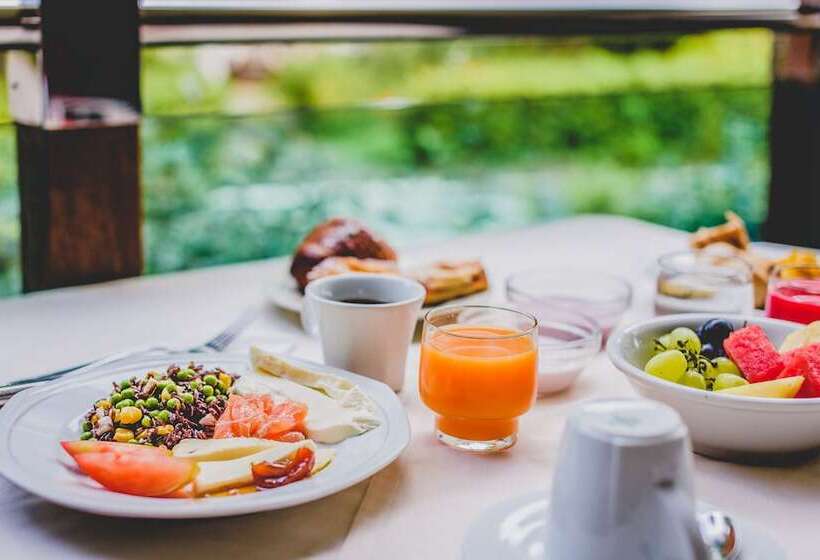 ホテル Riva Degli Etruschi