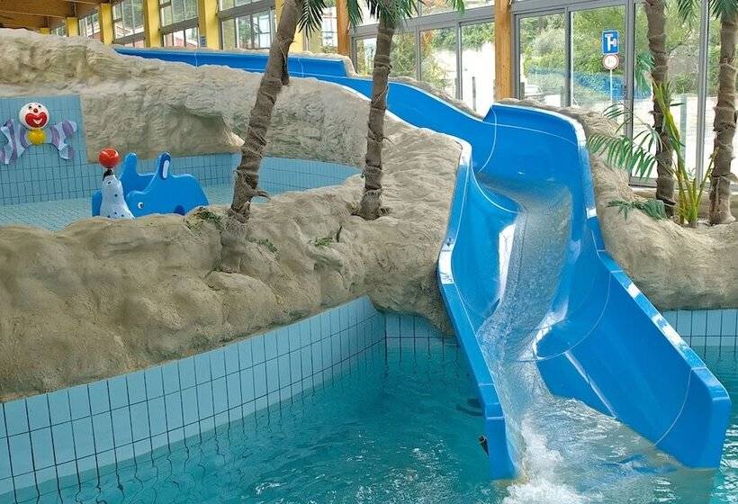 هتل Aquapark Zusterna