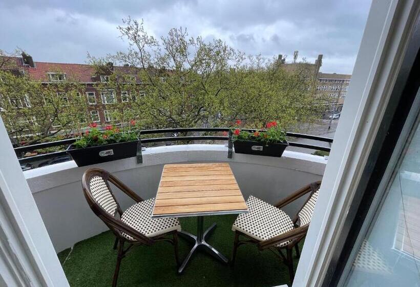 בית מלון כפרי Flex Inn