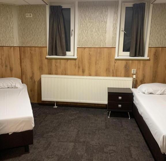 בית מלון כפרי Flex Inn