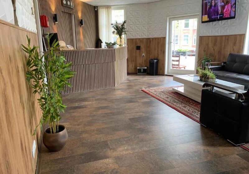 בית מלון כפרי Flex Inn