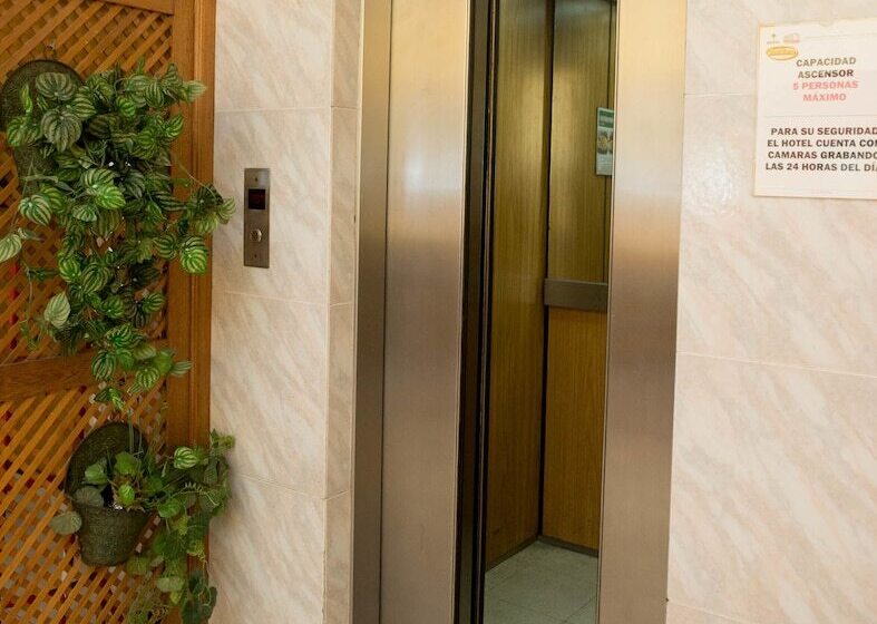 בית מלון כפרי Benidorm Panama