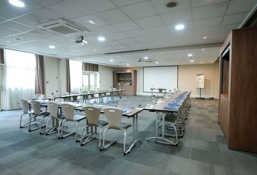 Отель Campanile Paris Cdg Airport Villepinte