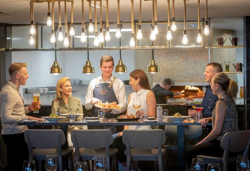 Clayton Hotel Dublin Airport