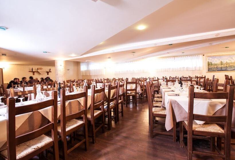 בית מלון כפרי Club Esse Pila 2000