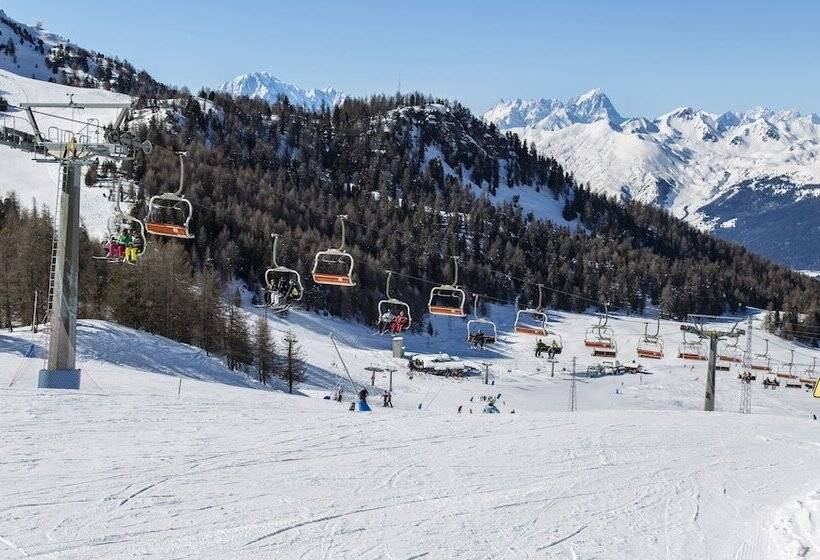 فندق Club Esse Pila 2000