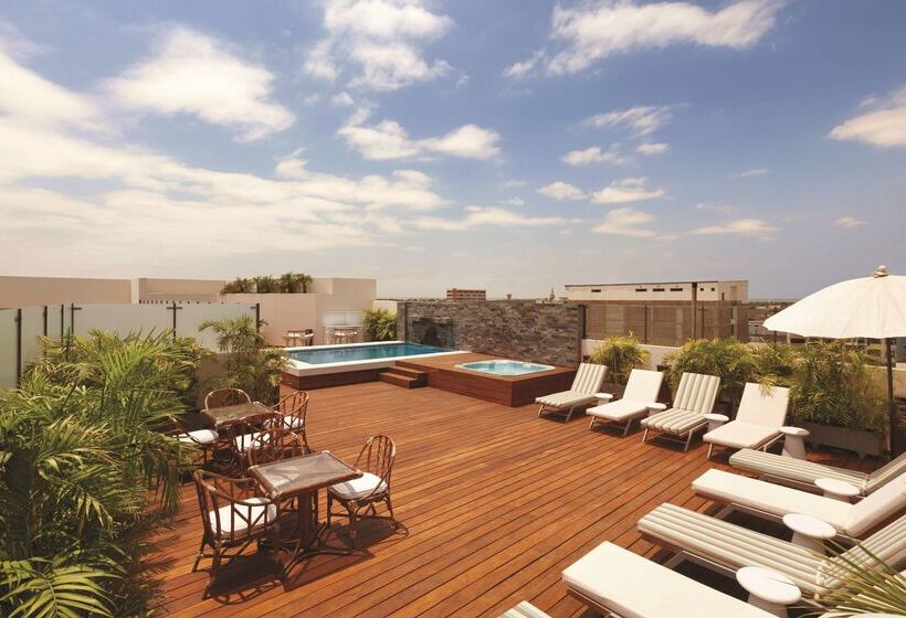 هتل Costa Del Sol Wyndham Cajamarca