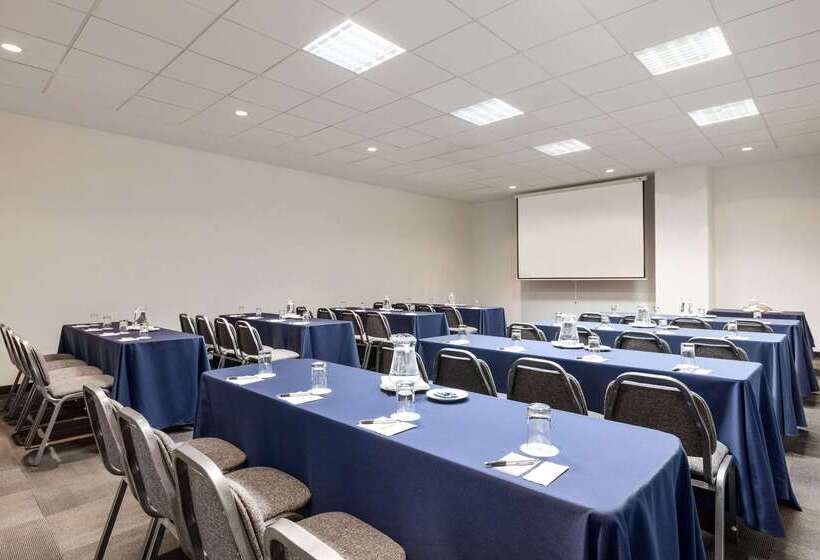 酒店 Costa Del Sol Wyndham Lima Airport