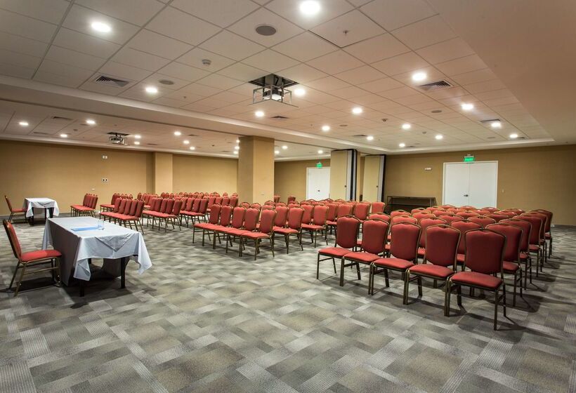 هتل Costa Del Sol Wyndham Tumbes