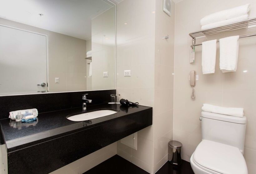 هتل Costa Del Sol Wyndham Tumbes