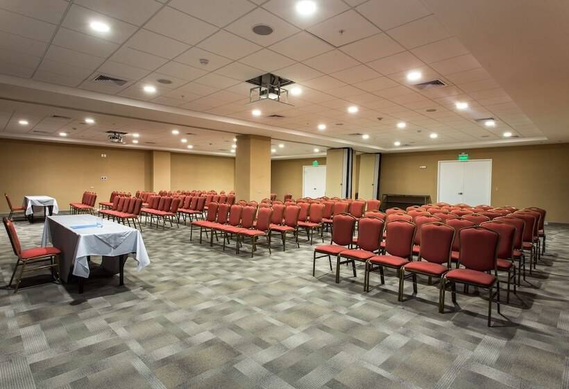 هتل Costa Del Sol Wyndham Tumbes