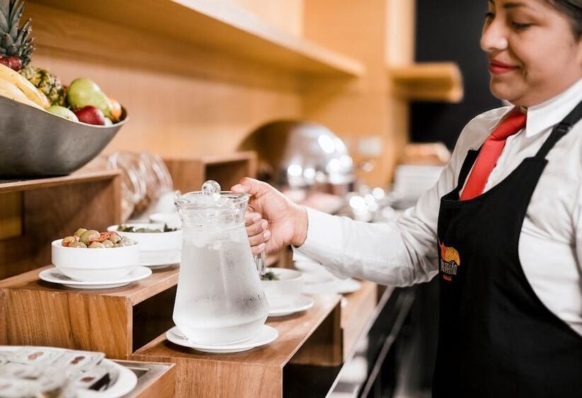 هتل Costa Del Sol Wyndham Tumbes