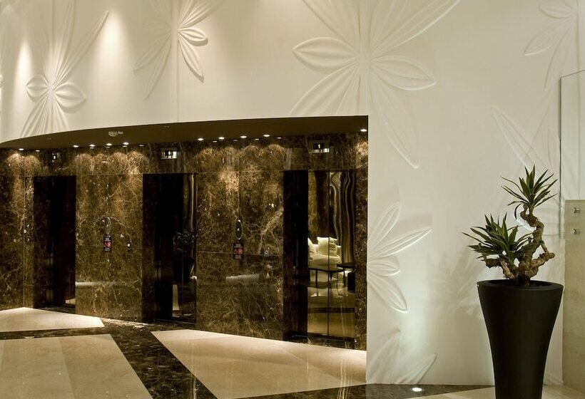 هتل Crowne Plaza Milan City, An Ihg