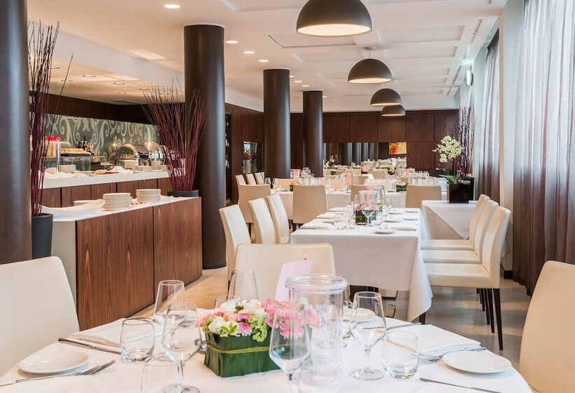 هتل Crowne Plaza Milan City, An Ihg