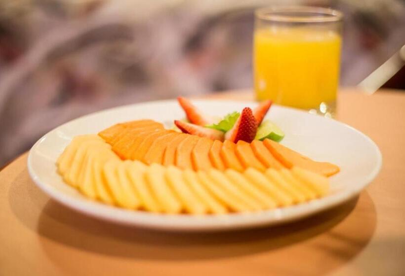 Отель Diligencias