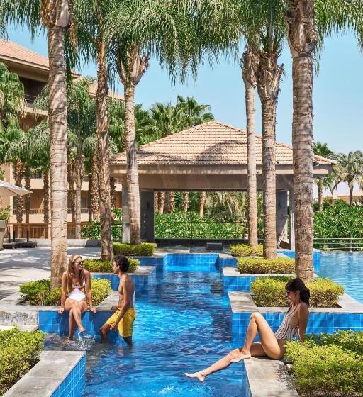 هتل Dusit Thani Lakeview Cairo