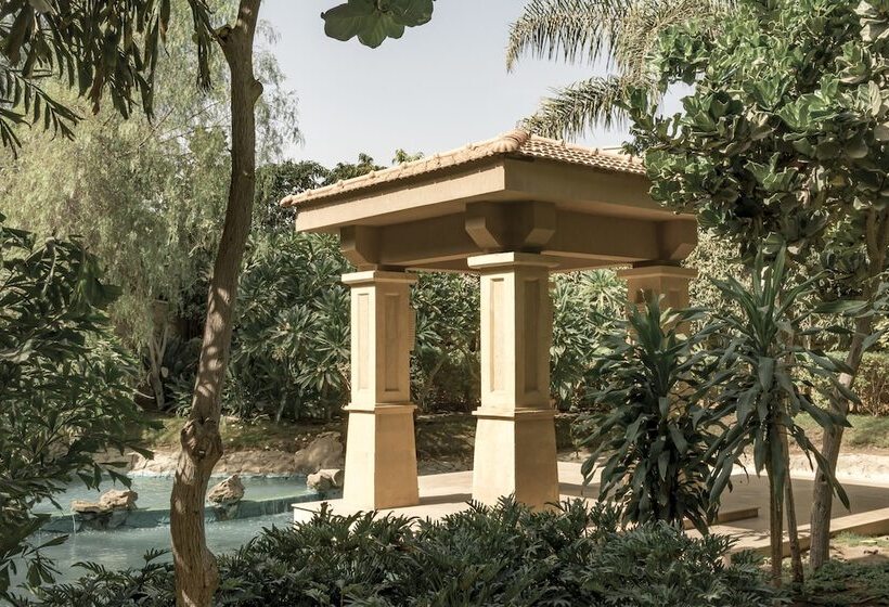 هتل Dusit Thani Lakeview Cairo