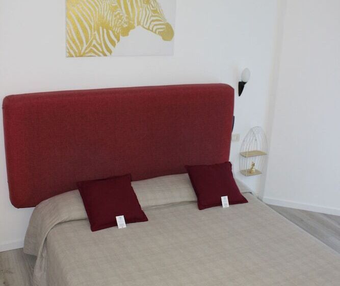 ホテル Everest Arco