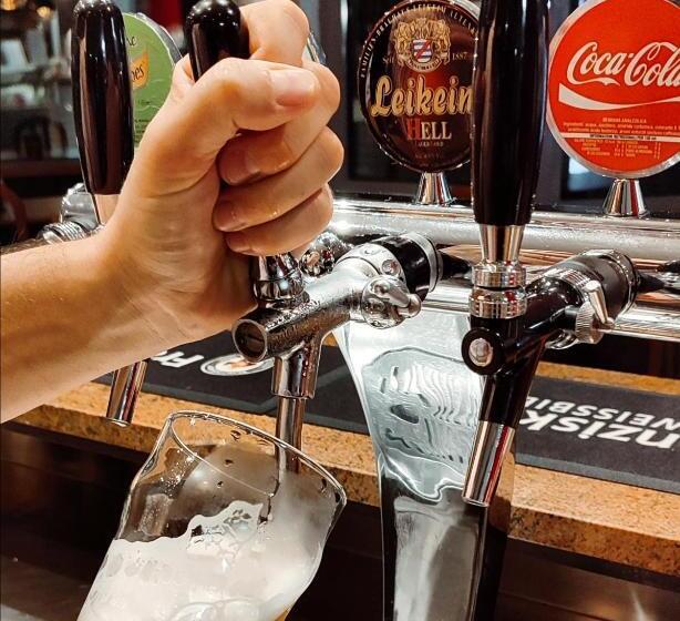 ホテル Everest Arco