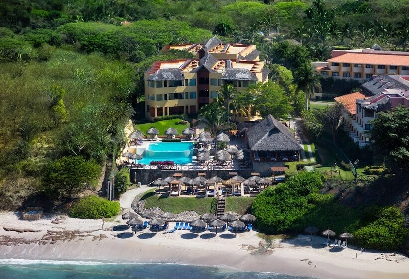 Family Selection at Grand Palladium Vallarta Resort & Spa - All Inclusive