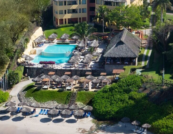 Family Selection at Grand Palladium Vallarta Resort & Spa - All Inclusive