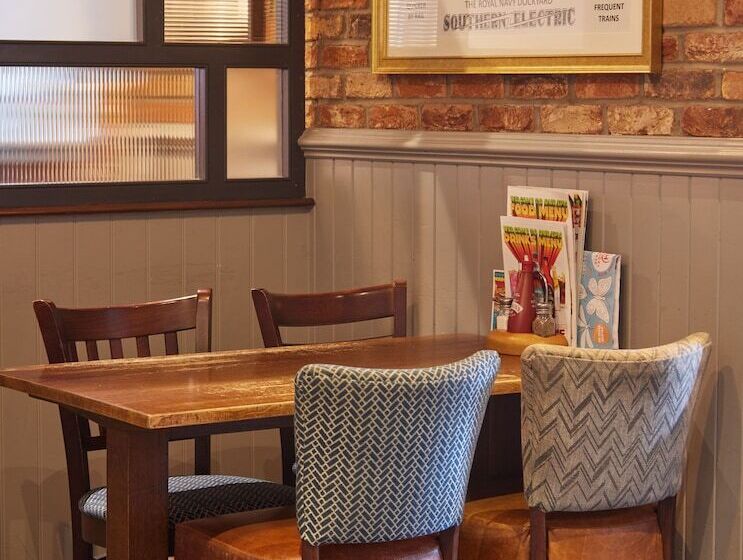 酒店 Farmhouse Innlodge By Greene King Inns