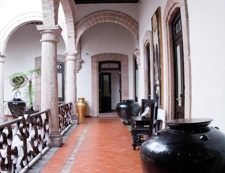 هتل Herencia By Hosting House