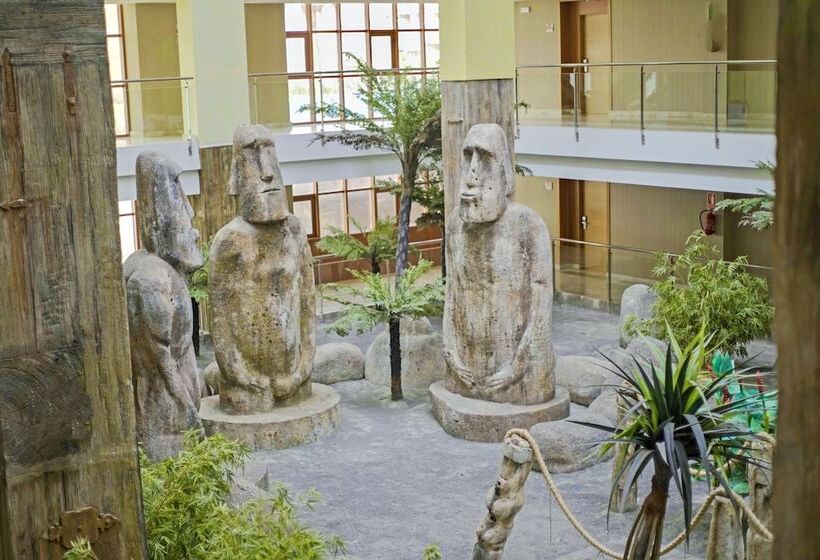 هتل Holiday World Polynesia