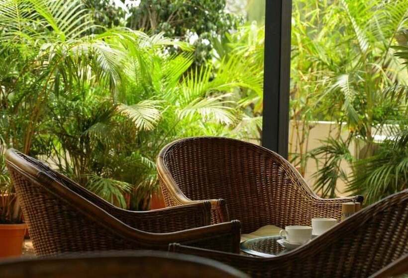 בית מלון כפרי Justa Off Mg Road