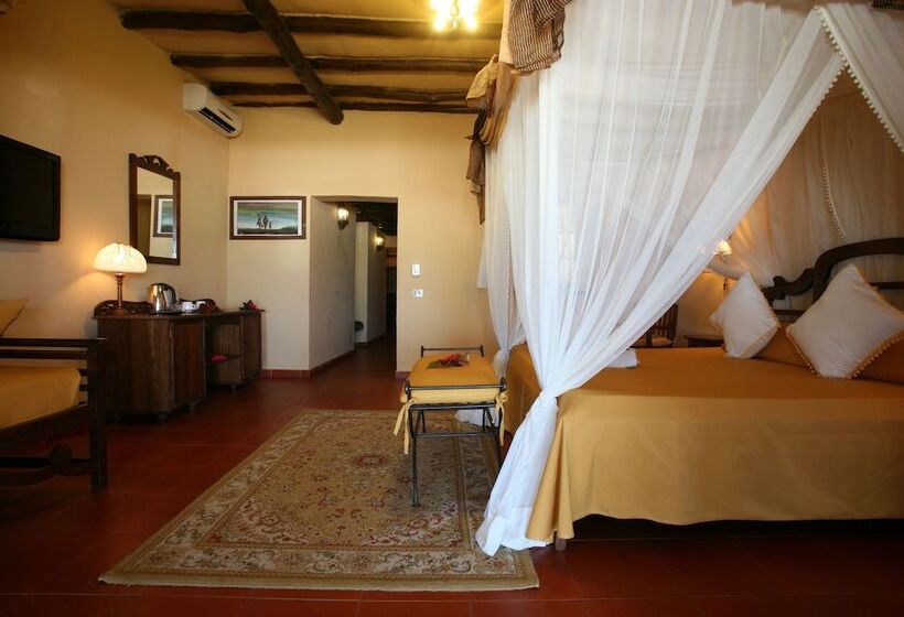 فندق Karafuu Beach Resort & Spa