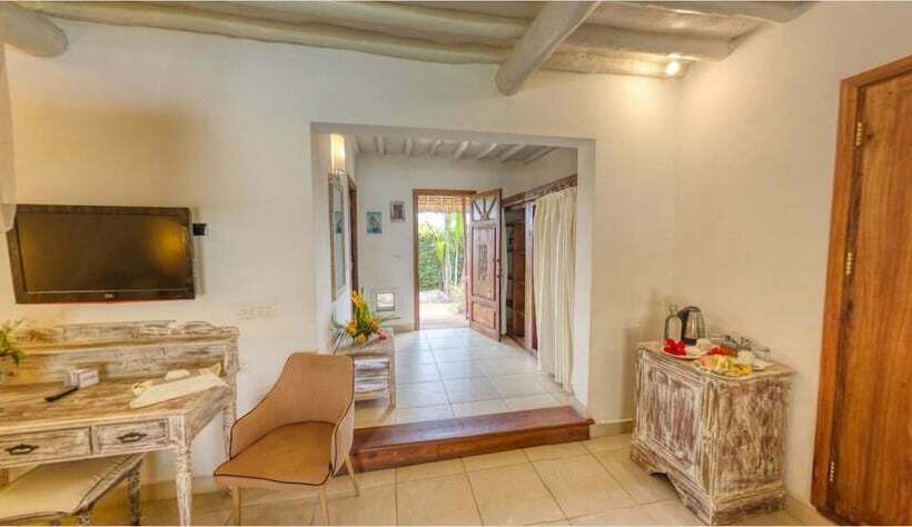 فندق Karafuu Beach Resort & Spa