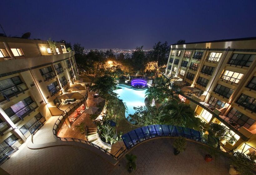 בית מלון כפרי Kigali Serena