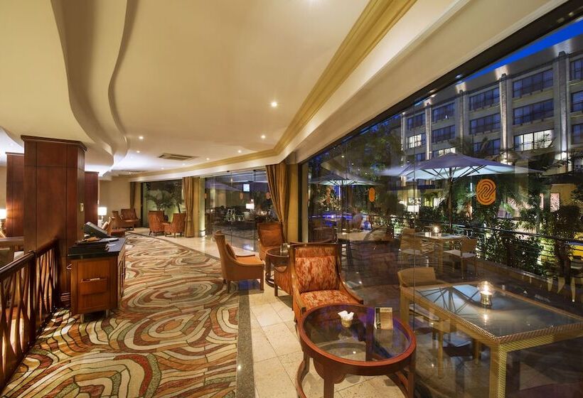 בית מלון כפרי Kigali Serena