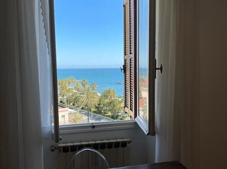 فندق Lolli Palace