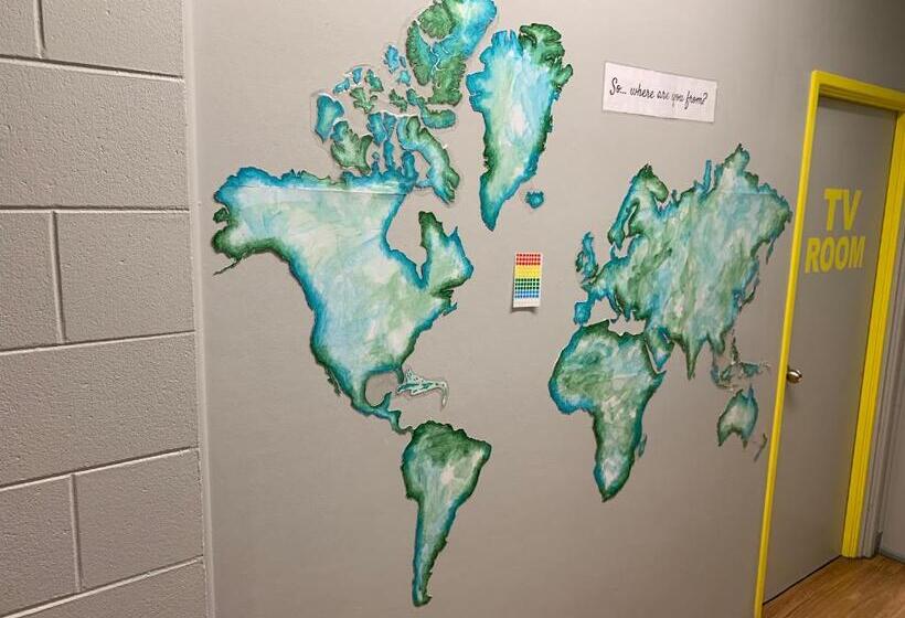 فندق Mad Monkey Village