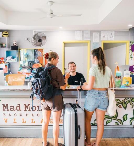 فندق Mad Monkey Village