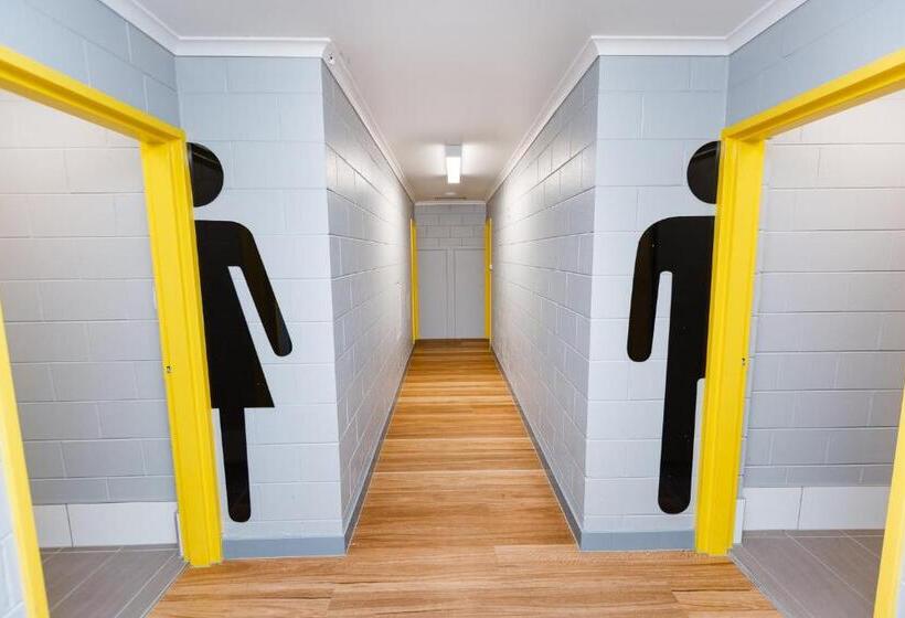 فندق Mad Monkey Village