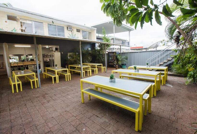 فندق Mad Monkey Village